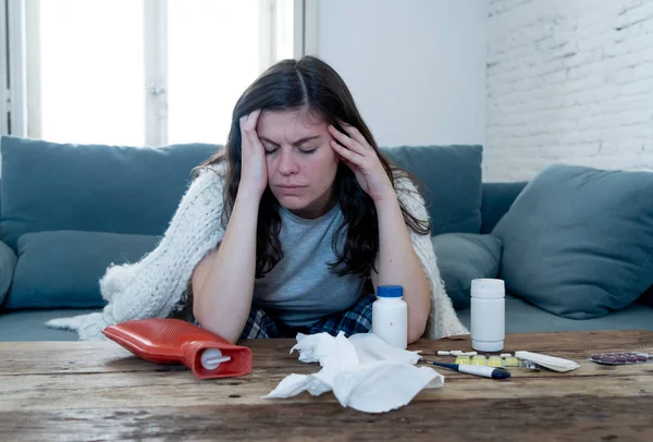 Mujer Enferma Dolor Con Dolor Cabeza Migraña Sensación Temperatura Enferma — Foto de Stock