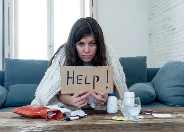Gesundheitsversorgung Kranke Attraktive Frau Fühlt Sich Unwohl Mit Grippe Kopfschmerzen — Stockfoto