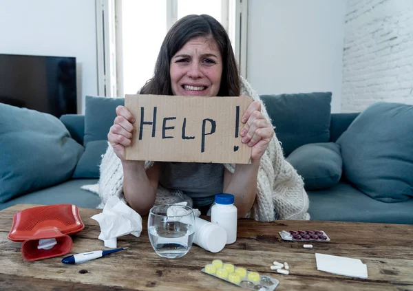 Gesundheitsversorgung Kranke Attraktive Frau Fühlt Sich Unwohl Mit Grippe Kopfschmerzen — Stockfoto
