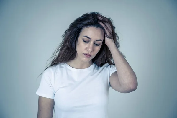 Retrato Jovem Mulher Triste Olhando Preocupado Com Dor Emocional Sentindo — Fotografia de Stock