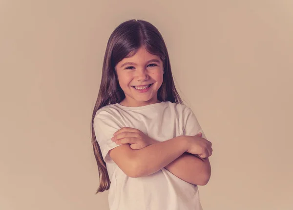 Carino Felice Fiducioso Successo Orgogliosa Bambina Sorridente Alla Fotocamera Emozioni — Foto Stock