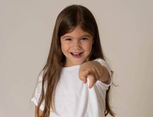 Carino Eccitato Divertente Allegro Ragazzo Giovane Con Dito Viso Felice — Foto Stock