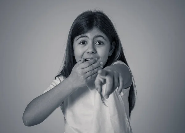 Retrato Linda Chica Joven Feliz Emocionada Divertida Alegre Con Dedo — Foto de Stock