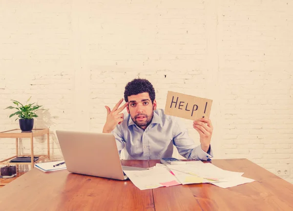Joven Emprendedor Abrumado Que Necesita Ayuda Para Pagar Deudas Facturas —  Fotos de Stock