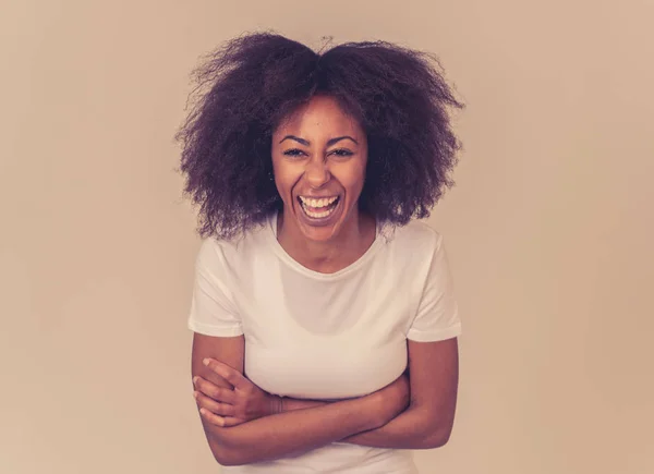 Primer Plano Retrato Atractiva Mujer Afroamericana Con Cara Feliz Hermosa —  Fotos de Stock