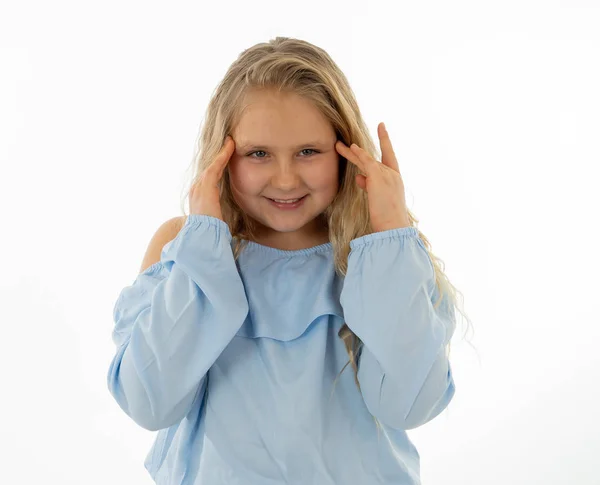 Primer Plano Retrato Una Linda Niña Bonita Pensando Soñando Con —  Fotos de Stock