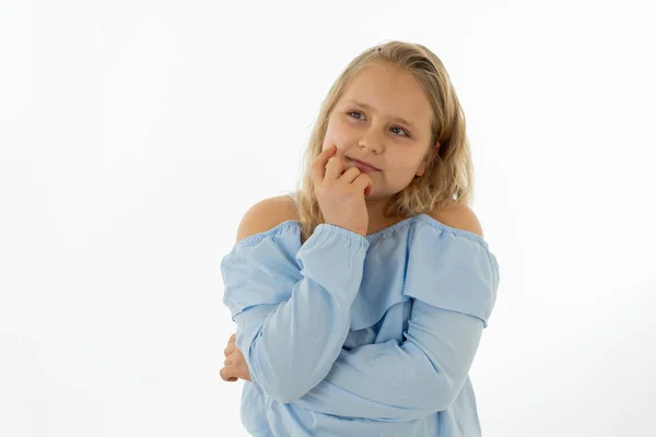 Portret Van Een Schattig Mooi Kind Denken Dromen Met Haar — Stockfoto