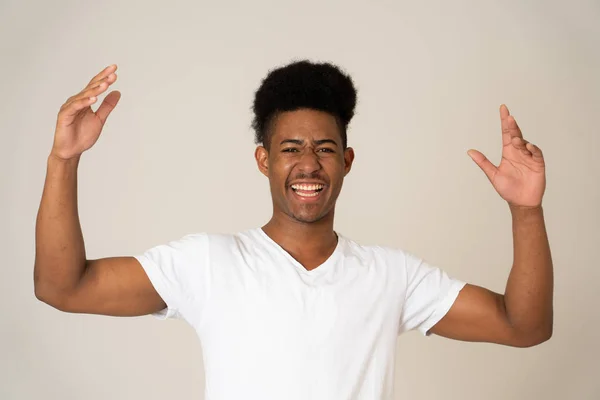 Hayran Afro Amerikan Adam Amacına Ulaşmak Kazanmak Mutlu Yüz Ifadesi — Stok fotoğraf