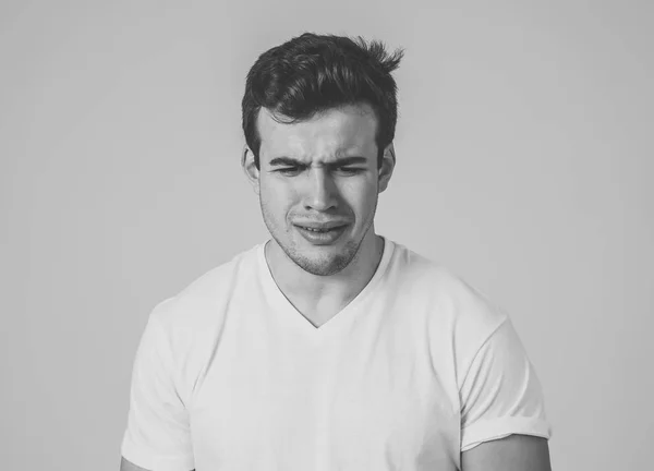 Портрет Молодого Грустного Латинского Мужчины Депрессии Безнадежном Плаче Эмоциональной Боли — стоковое фото