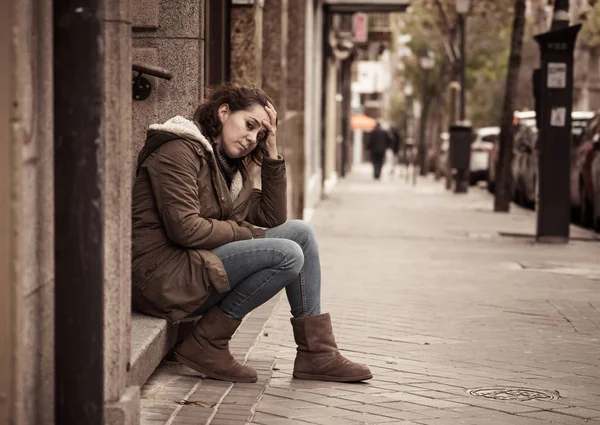 Donna Attraente Che Soffre Depressione Abbattimento Triste Infelice Cuore Infranto — Foto Stock