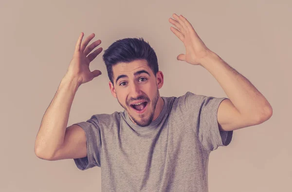 Retrato Joven Celebrando Logros Gol Fútbol Ganando Lotería Teniendo Gran — Foto de Stock