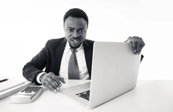 Homme Affaires Entrepreneur Afro Américain Colère Désespéré Criant Ordinateur Sentant — Photo
