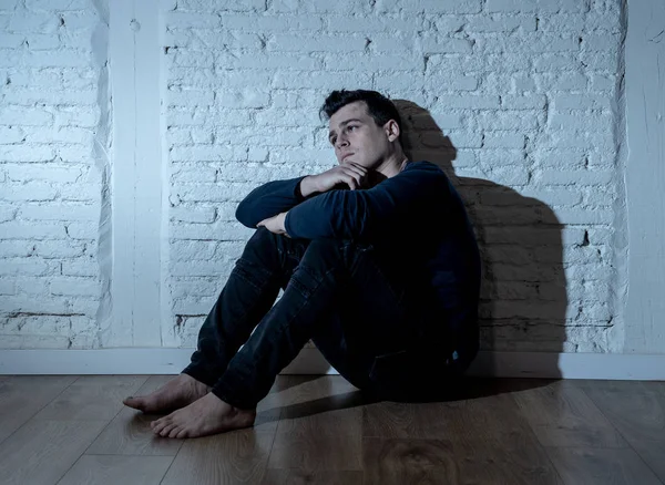 Πορτραίτο Λυπημένο Κατάθλιψη Νεαρός Κλάμα Συντετριμμένος Κακό Συναίσθημα Που Πάσχουν — Φωτογραφία Αρχείου