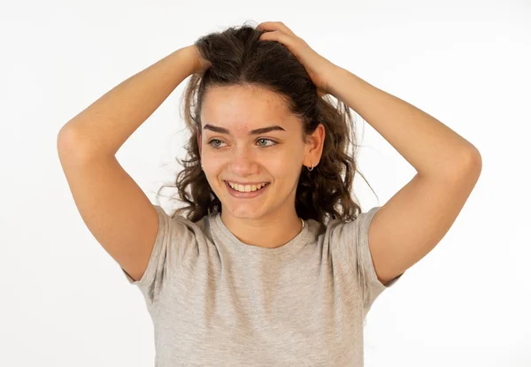 Primer Plano Retrato Chica Caucásica Bastante Joven Con Cara Feliz — Foto de Stock