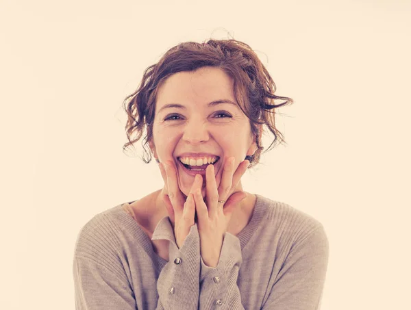 Primer Plano Retrato Atractiva Joven Mujer Caucásica Con Cara Feliz — Foto de Stock