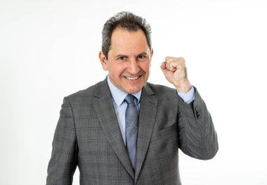 Stüdyo ayakta ve seyir orta yaşlı olgun işadamı portresi akıllı ve başarılı başarılı istihdam etmektedir, girişimci, liderlik ve iş hayatında iş kavramı vurdu. Beyaz izole.