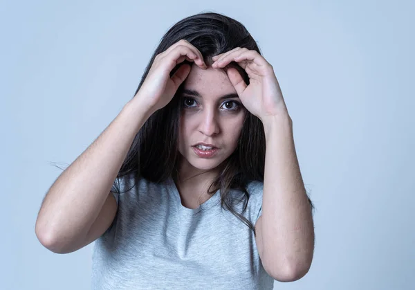 Junge Frau Die Sich Verängstigt Und Schockiert Fühlt Macht Angst — Stockfoto