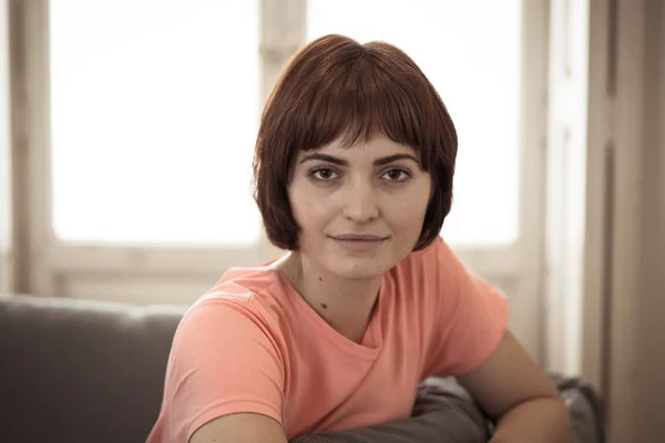 Close Retrato Jovem Mulher Bonita Com Rosto Feliz Belo Sorriso — Fotografia de Stock