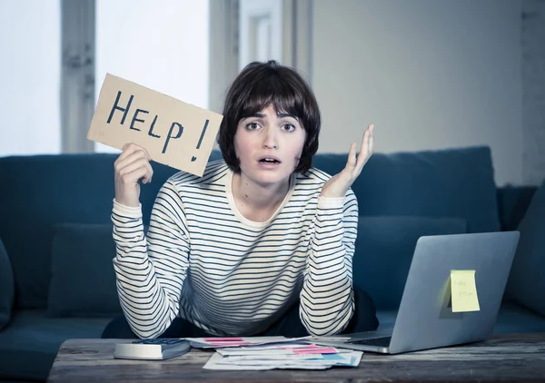 Portrait Une Jeune Femme Inquiète Sentant Stressée Désespérée Demander Aide — Photo