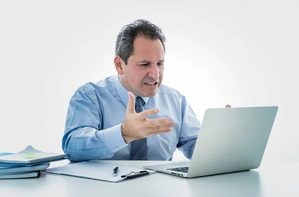 Enojado Frustrado Hombre Negocios Mediana Edad Sobrecargado Trabajo Escritorio Molesto —  Fotos de Stock