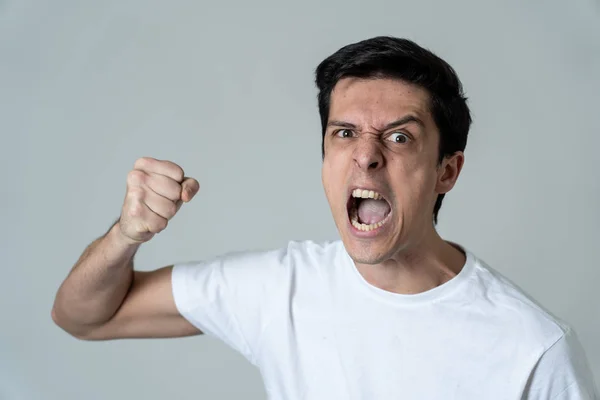 Kızgın Bir Yüzü Olan Genç Beyaz Erkek Yakın Öfkeli Deli — Stok fotoğraf