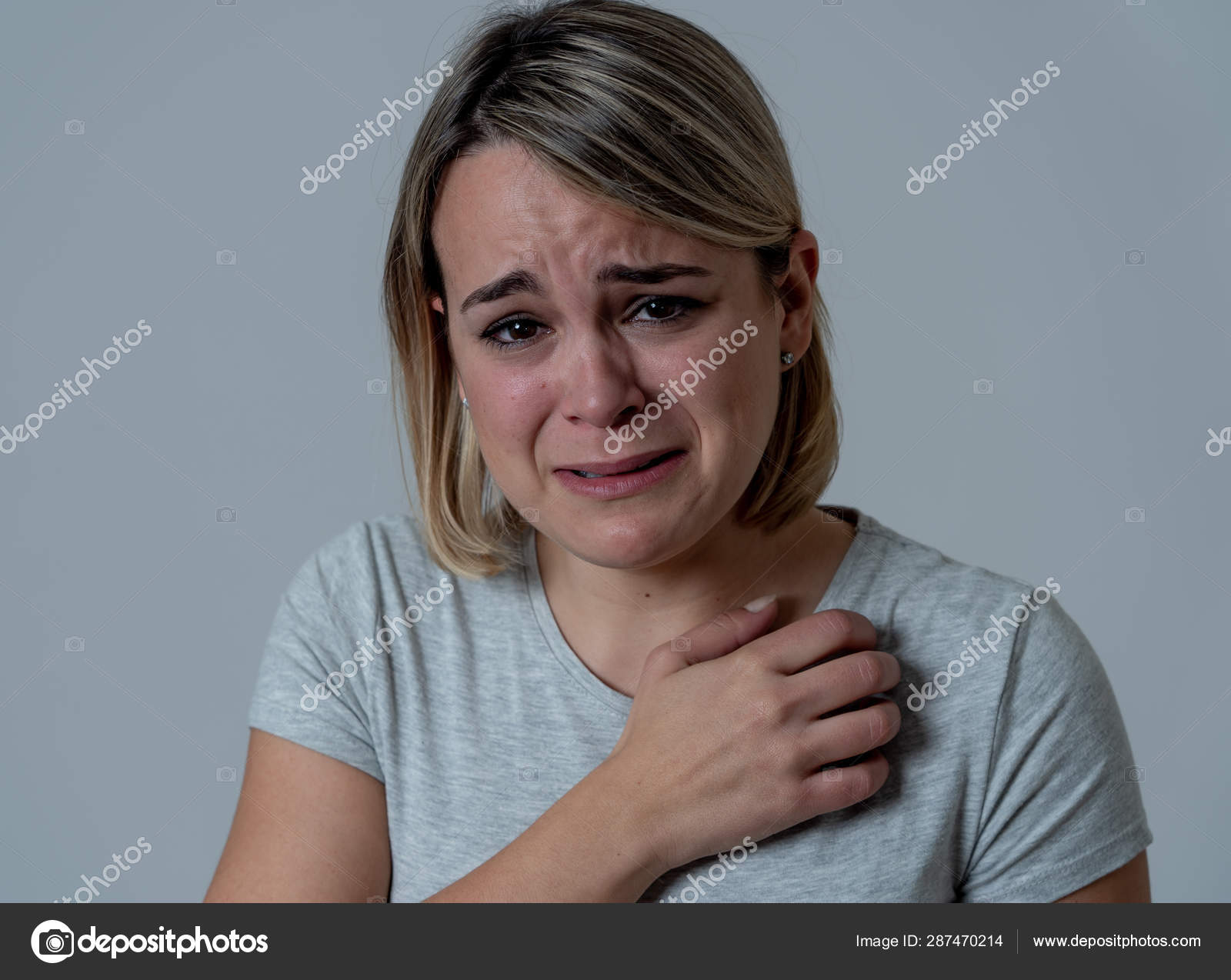 Mulher jovem triste Fotos de Stock, Mulher jovem triste Imagens