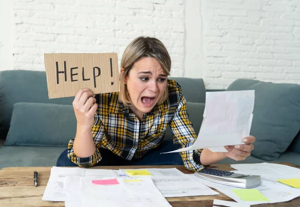 Lifestyleporträt Einer Besorgten Verzweifelten Jungen Frau Die Sich Gestresst Fühlt — Stockfoto