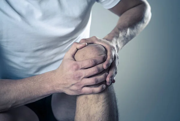 Genç Fit Adam Kas Yaralanması Zarar Kemik Bacak Ağrısı Burkulma — Stok fotoğraf