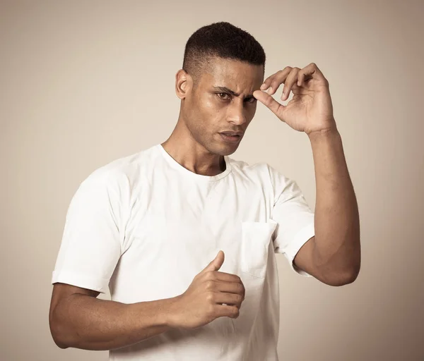 Retrato Del Joven Afroamericano Guapo Estado Shock Con Una Expresión — Foto de Stock