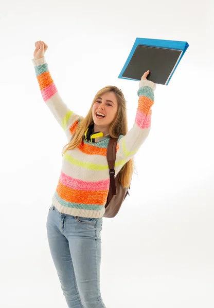 Menina Adolescente Milenar Bonita Com Mochila Pasta Sorrindo Fazendo Gestos — Fotografia de Stock