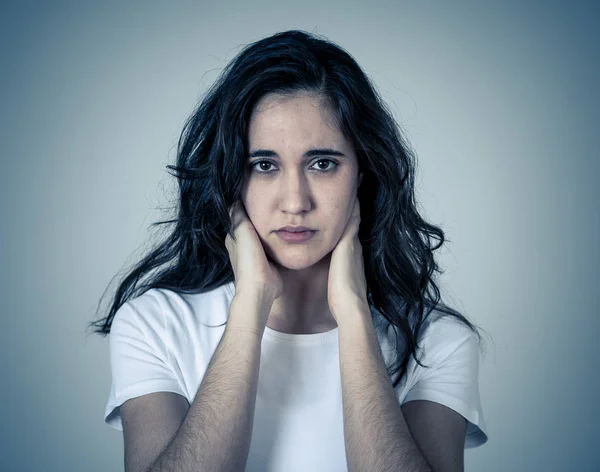 Portrait Jeune Femme Latine Triste Souffrant Dépression Regardant Réfléchi Douleur — Photo