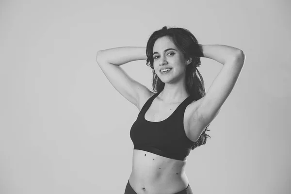 Skönhet Porträtt Sport Säker Ung Latin Kvinna Bär Gym Top — Stockfoto