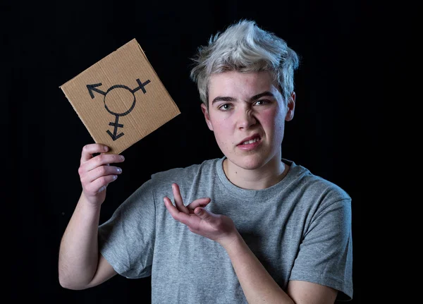 Bien Parecido Adolescente Trans Feliz Orgulloso Sosteniendo Símbolo Del Transexual — Foto de Stock