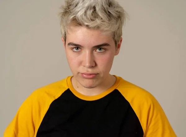 Portré Fiatal Vonzó Stílusos Divat Tinédzser Magabiztos Elégedett Nemi Identitás — Stock Fotó