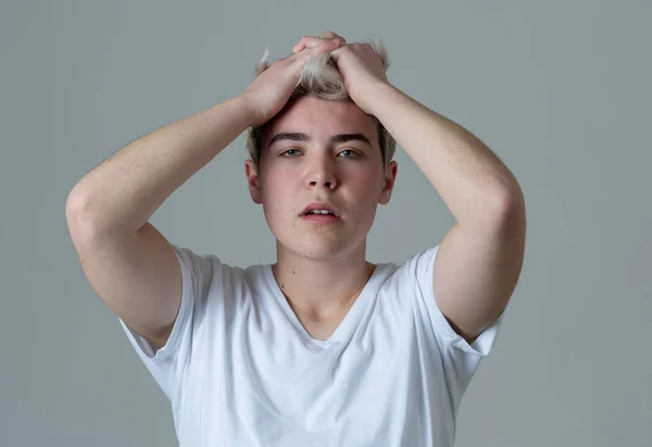 Fiatal Szomorú Transz Tinédzser Fiú Szenved Depresszióban Szomorú Kétségbeesett Depressziós — Stock Fotó
