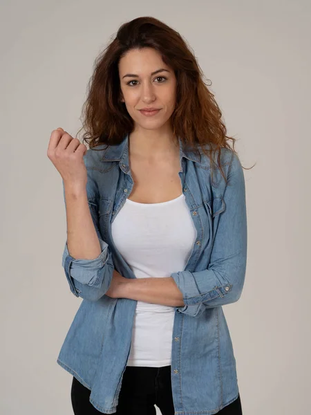 Retrato Jovem Bela Mulher Caucasiana Com Cabelo Vermelho Rosto Atraente — Fotografia de Stock