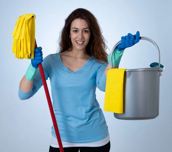 Счастливая Домохозяйка Уборочной Техникой Помогают Женщинам Уборщицам Домработницам Домашним Хозяйкам — стоковое фото
