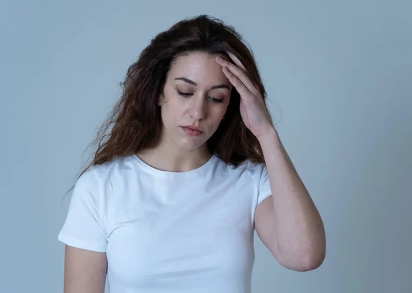 Retrato Jovem Mulher Triste Olhando Preocupado Com Dor Emocional Sentindo — Fotografia de Stock