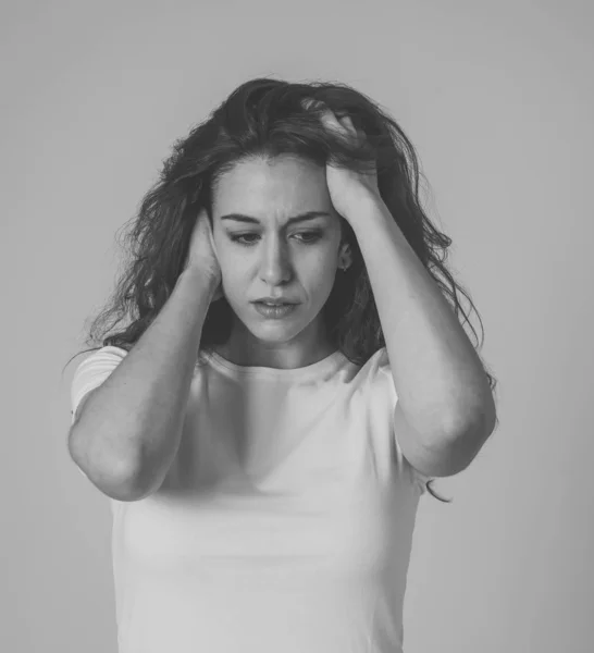 Retrato Jovem Mulher Triste Olhando Preocupado Com Dor Emocional Sentindo — Fotografia de Stock