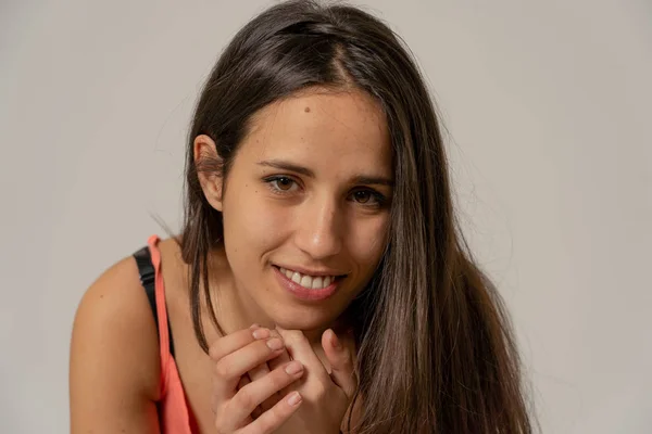 Retrato Una Joven Morena Hermosa Que Sexy Sensual Con Hermosos —  Fotos de Stock