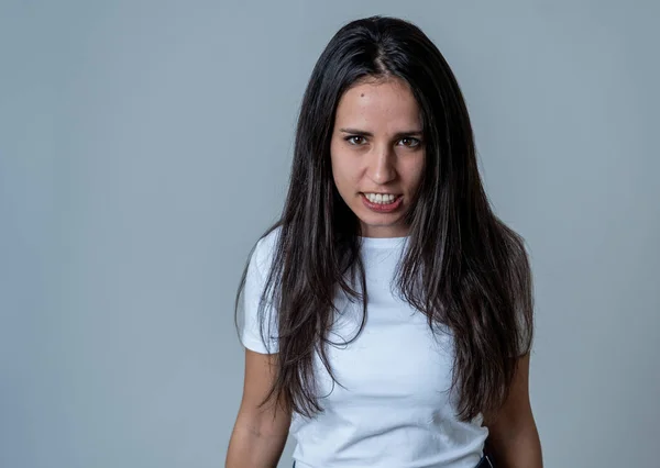 Nahaufnahme Einer Jungen Attraktiven Frustrierten Latina Stress Mit Wütendem Gesicht — Stockfoto