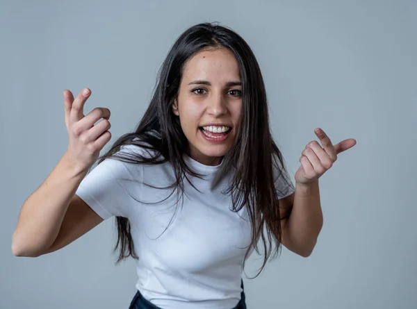 Close Jovem Mulher Latina Frustrada Atraente Estresse Com Rosto Furioso — Fotografia de Stock