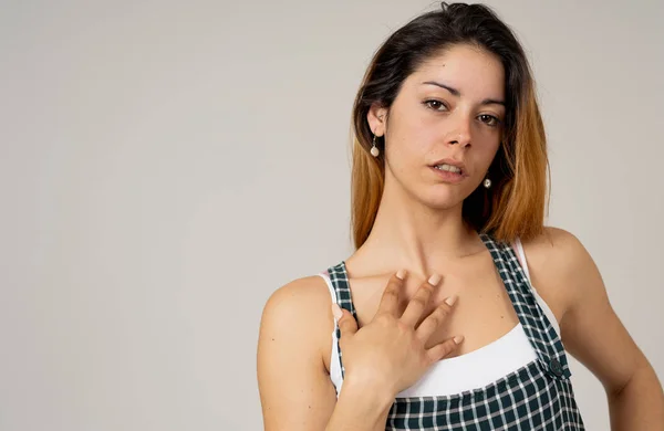 Primer Plano Retrato Mujer Joven Bastante Caucásica Con Pelo Rubio — Foto de Stock