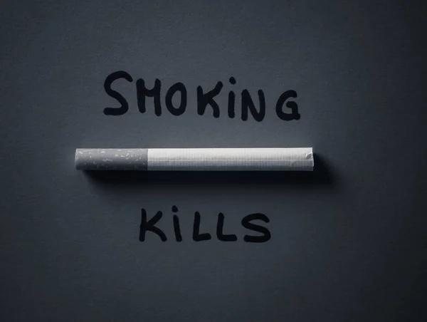 Reclame Beeld Van Sigaret Geïsoleerd Rood Met Geschreven Tekst Smoking — Stockfoto