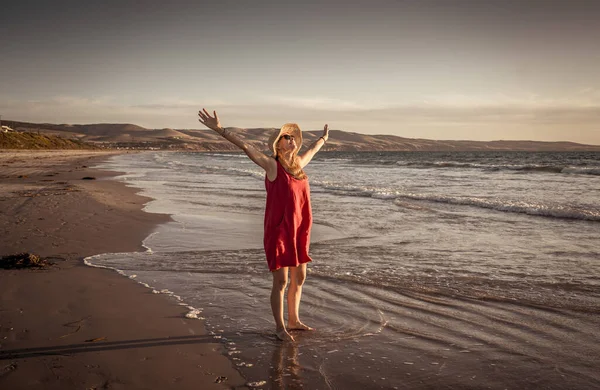 Happy Attractive Mature Woman Red Dress Enjoying Outdoors Freedom Beach — Stock Photo, Image