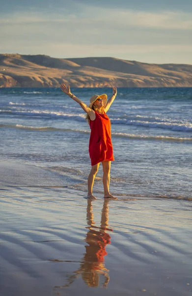 Happy Attractive Mature Woman Red Dress Enjoying Outdoors Freedom Beach — Stock Photo, Image