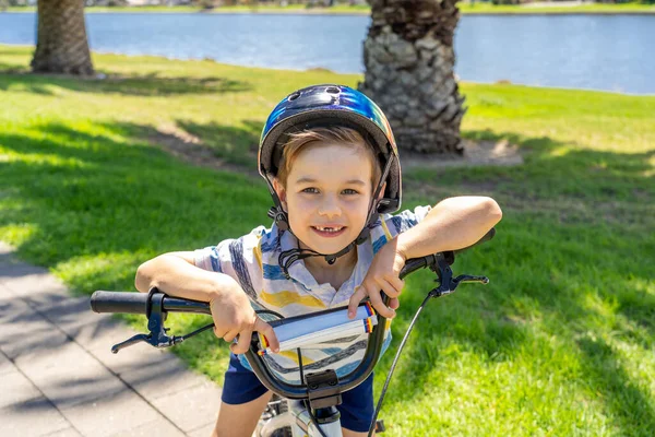 Cute Cheerful Boy Helmet His New Bike Lake Park Lifestyle — Stock Photo, Image