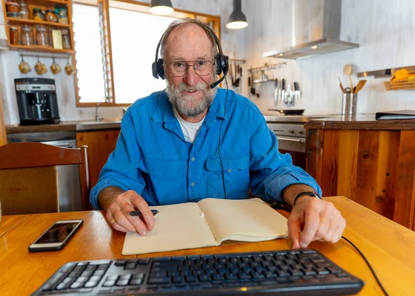 Covid Ausbruch Ein Mann Die Laptop Der Von Hause Aus — Stockfoto