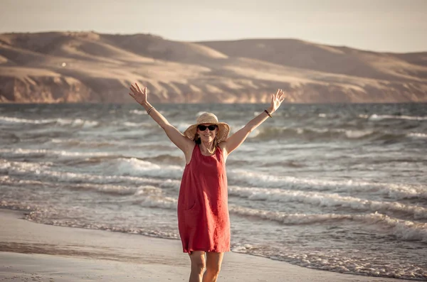 Happy Attractive Mature Woman Red Dress Enjoying Outdoors Freedom Beach — Stock Photo, Image