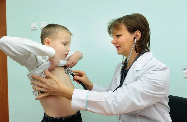 Grip aşısı için hazırlanıyor.